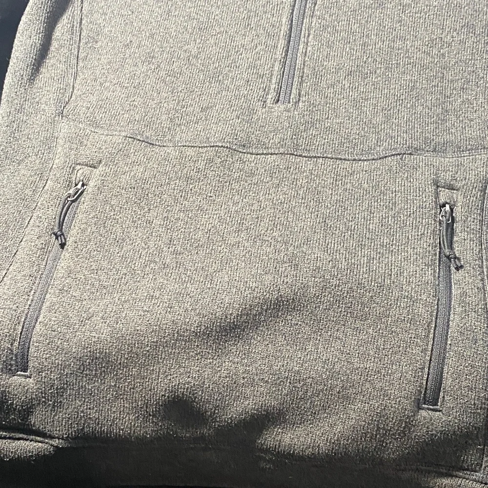 The North Face women’s Gray Zip up Hoodie size medium - Picture 5 of 6